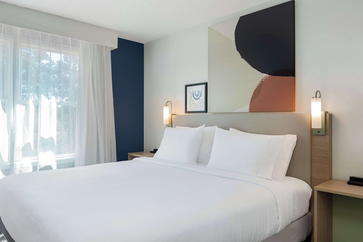 In-room safe, desk, laptop workspace, iron/ironing board