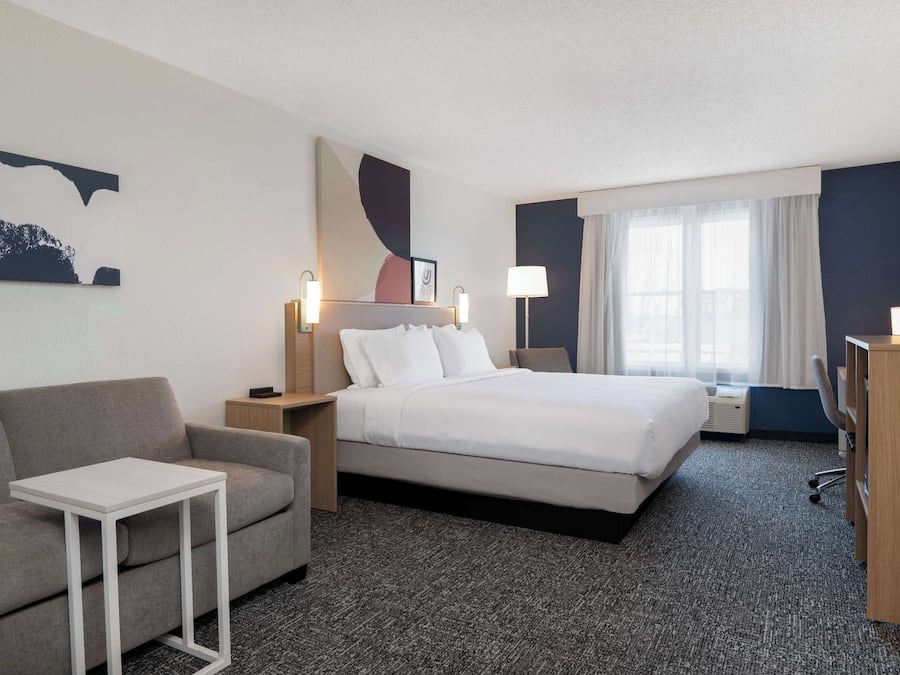 Room, 1 King Bed with Sofa bed | In-room safe, desk, laptop workspace, iron/ironing board