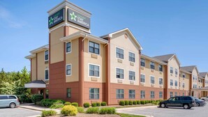 A multi-story hotel with a prominent sign for Extended Stay America.