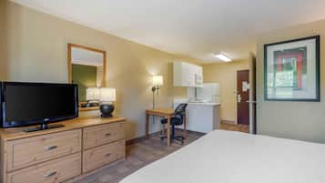 Studio, 1 King Bed, Non Smoking