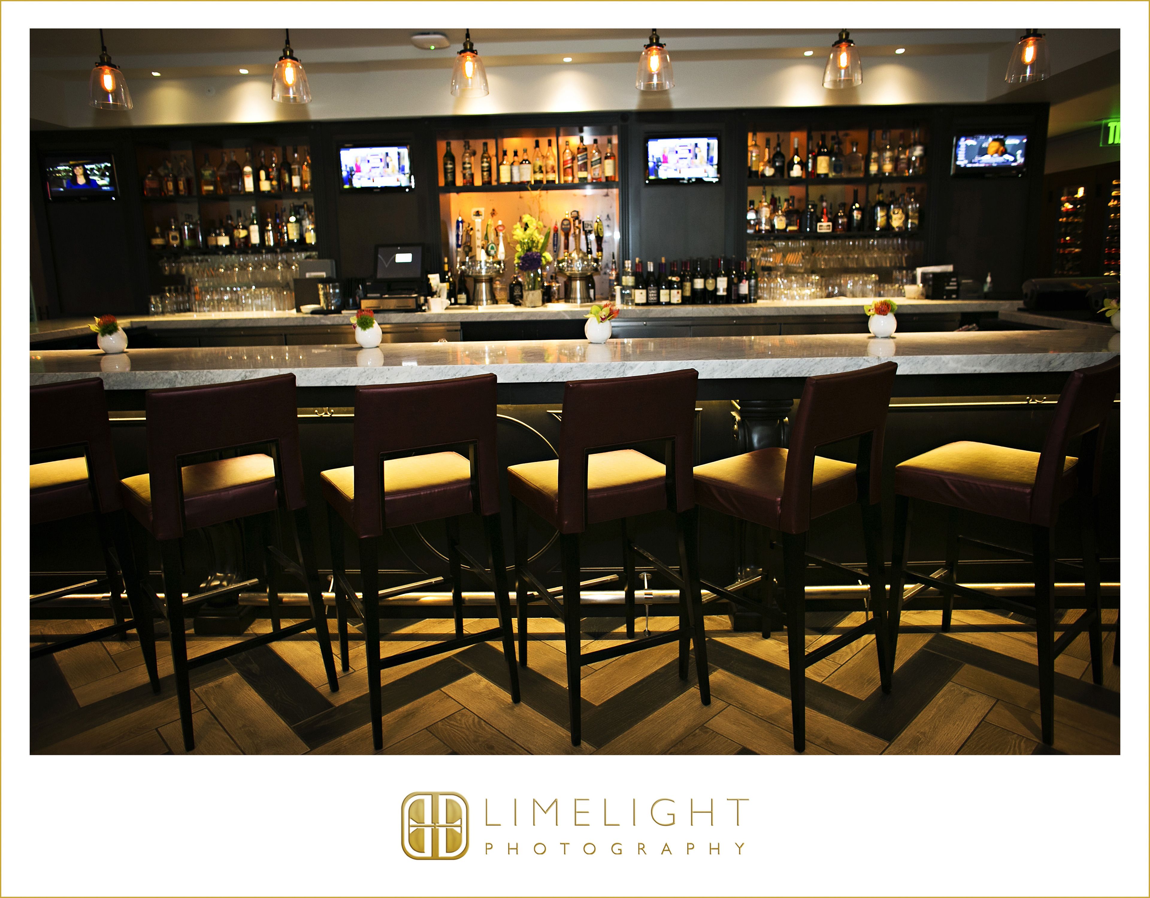 2 bars/lounges, rooftop bar