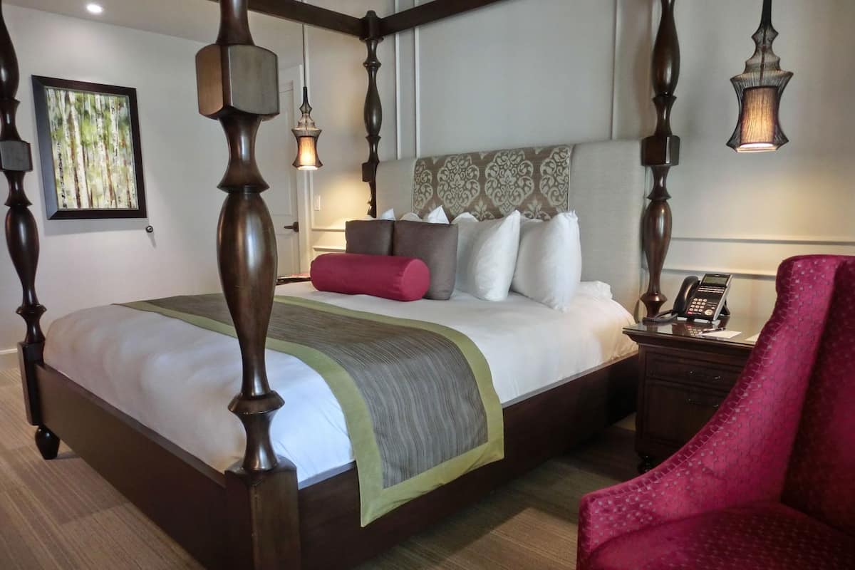 Luxe beddengoed, donsdekens, pillowtop-bedden, een kluis op de kamer