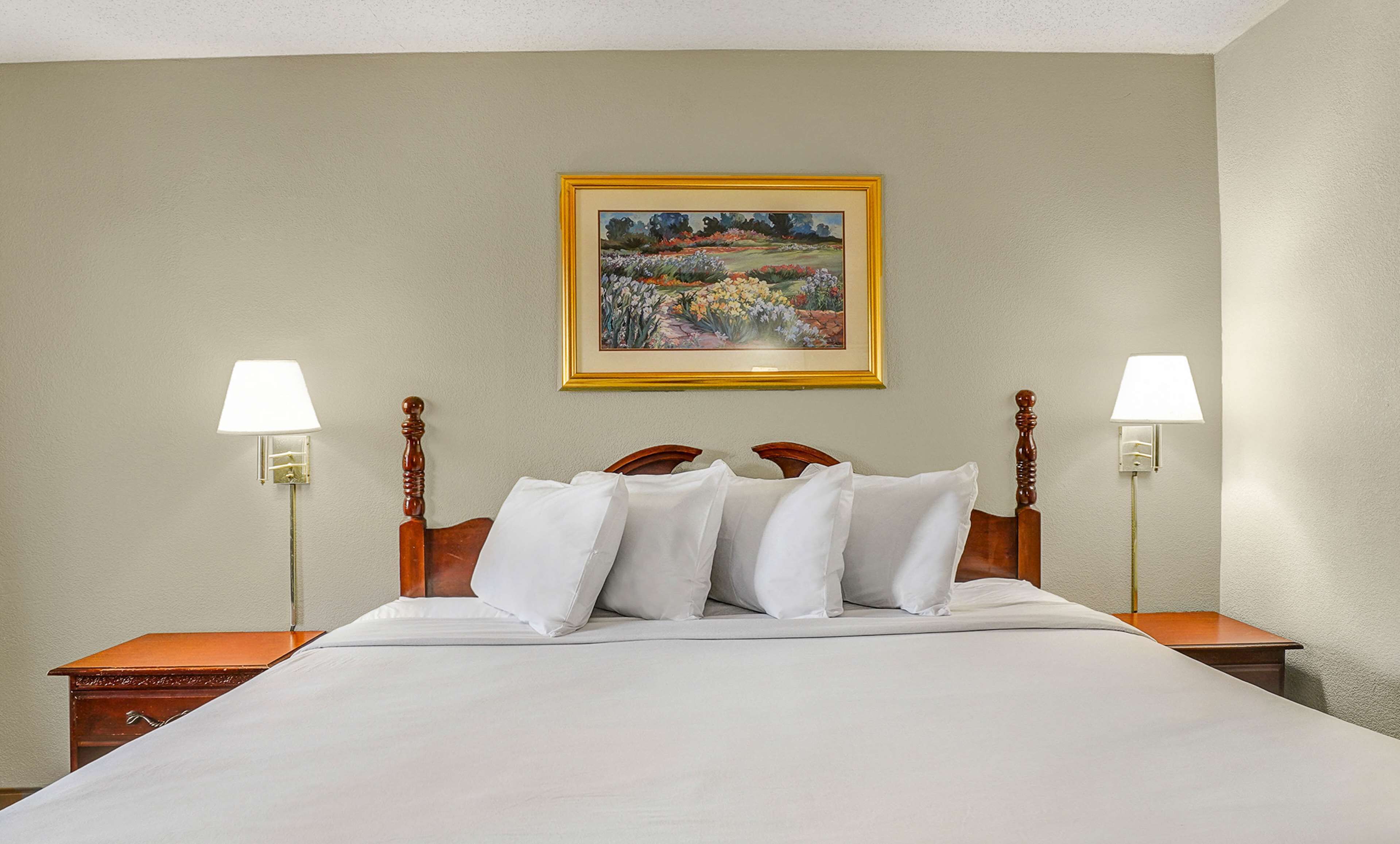 Schreibtisch, Verdunkelungsvorhänge, kostenloses WLAN, Bettwäsche