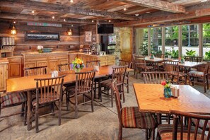 Breakfast area - Annabelle Inn (Aspen)
