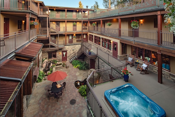 Exterior - Annabelle Inn (Aspen)