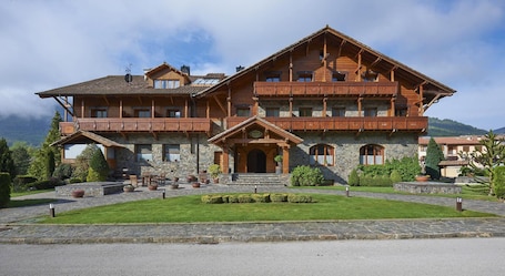 Front of property. Hotel Grèvol Spa