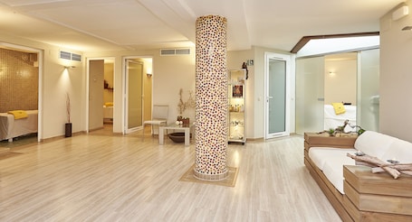 Sauna, hot tub, steam room, Turkish bath, body treatments, hydrotherapy. Hotel Grèvol Spa
