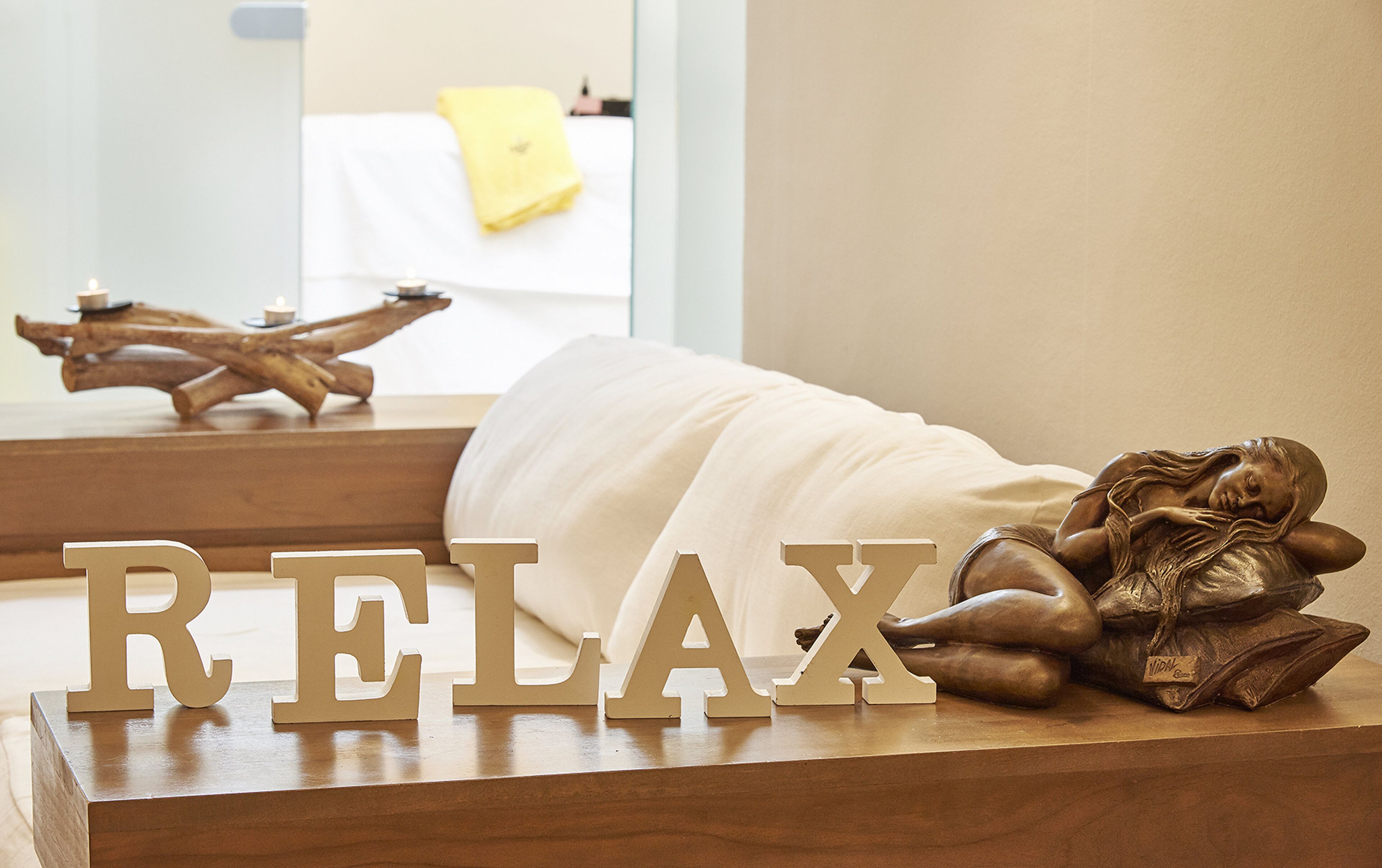 sauna, hot tub, steam room, turkish bath/hammam, body treatments