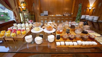 Desayuno bufé gratuito y diario