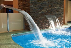 Premium bedding, minibar, in-room safe, desk - Hotel Grèvol Spa (Llanars)