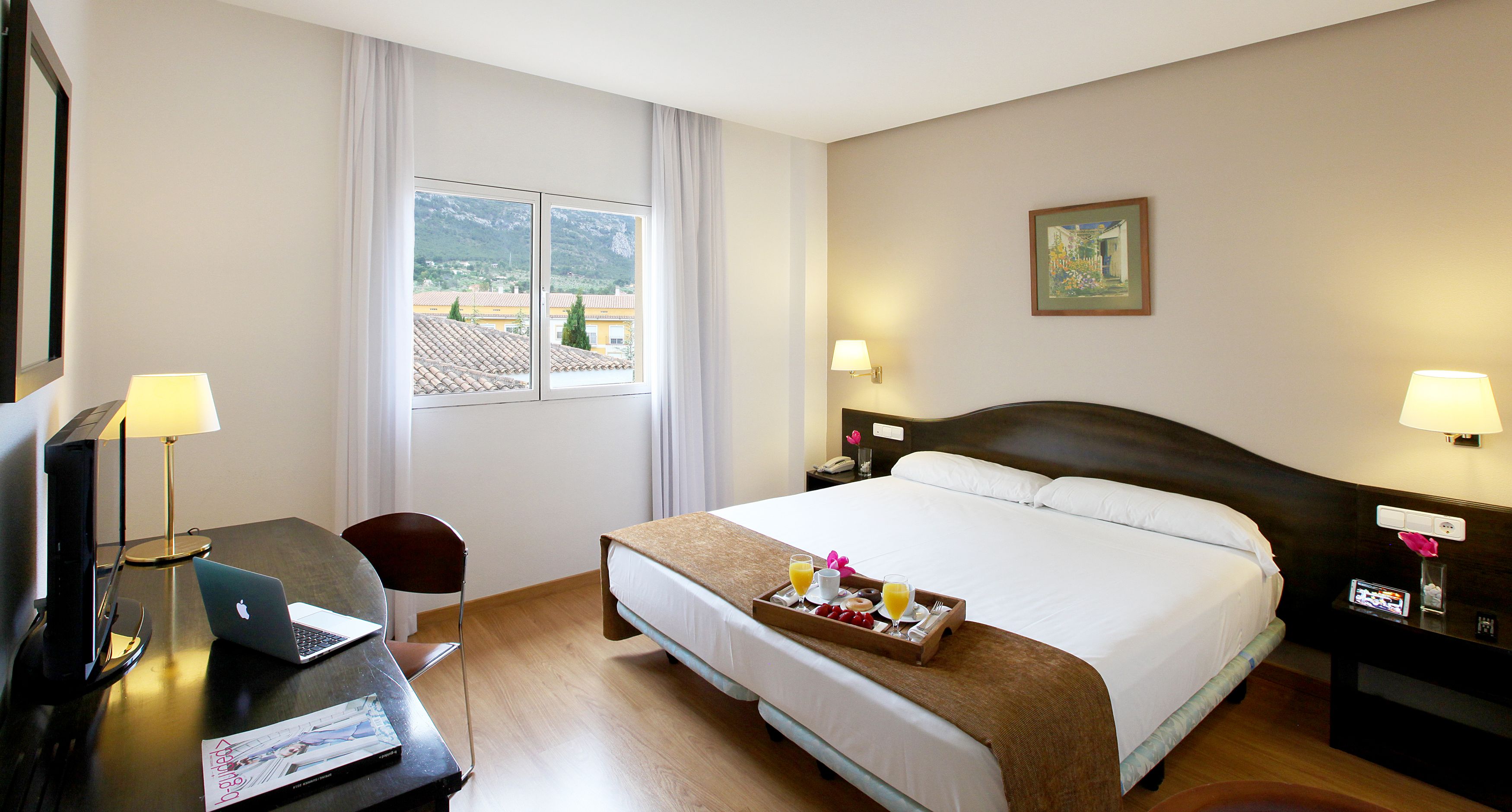 in-room safe, free wifi