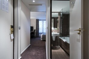 Bathroom - Choiseul Opera (Paris)