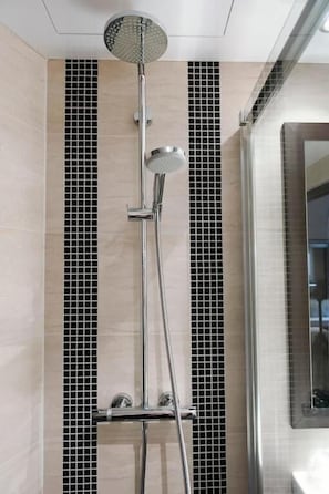 Bathroom - Choiseul Opera (Paris)