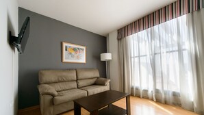 LED TV - ApartHotel MM Badajoz (Badajoz)
