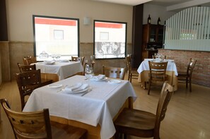 Restaurant - ApartHotel MM Badajoz (Badajoz)