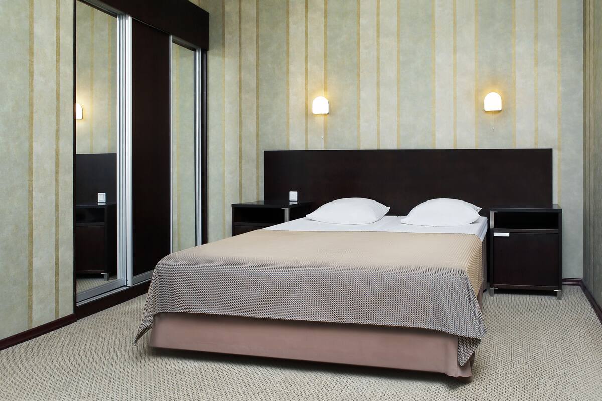 Doppelzimmer | Minibar, Zimmersafe, Schreibtisch, kostenloses WLAN