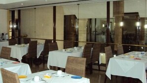 Dining - Everest Park Hotel (Rio de Janeiro)