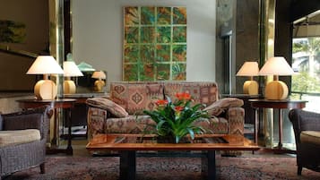 Área de estar no saguão