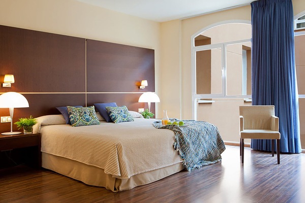 1 bedroom, premium bedding, minibar, in-room safe