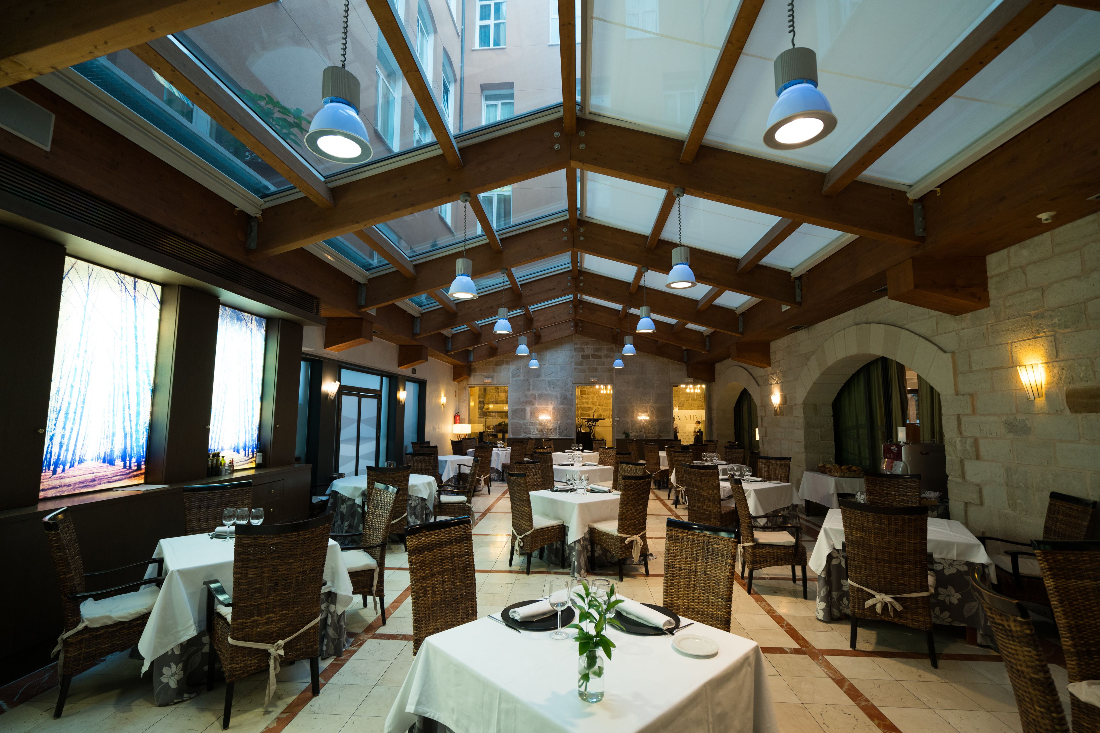 2 restaurants, breakfast, lunch, dinner served; spanish cuisine