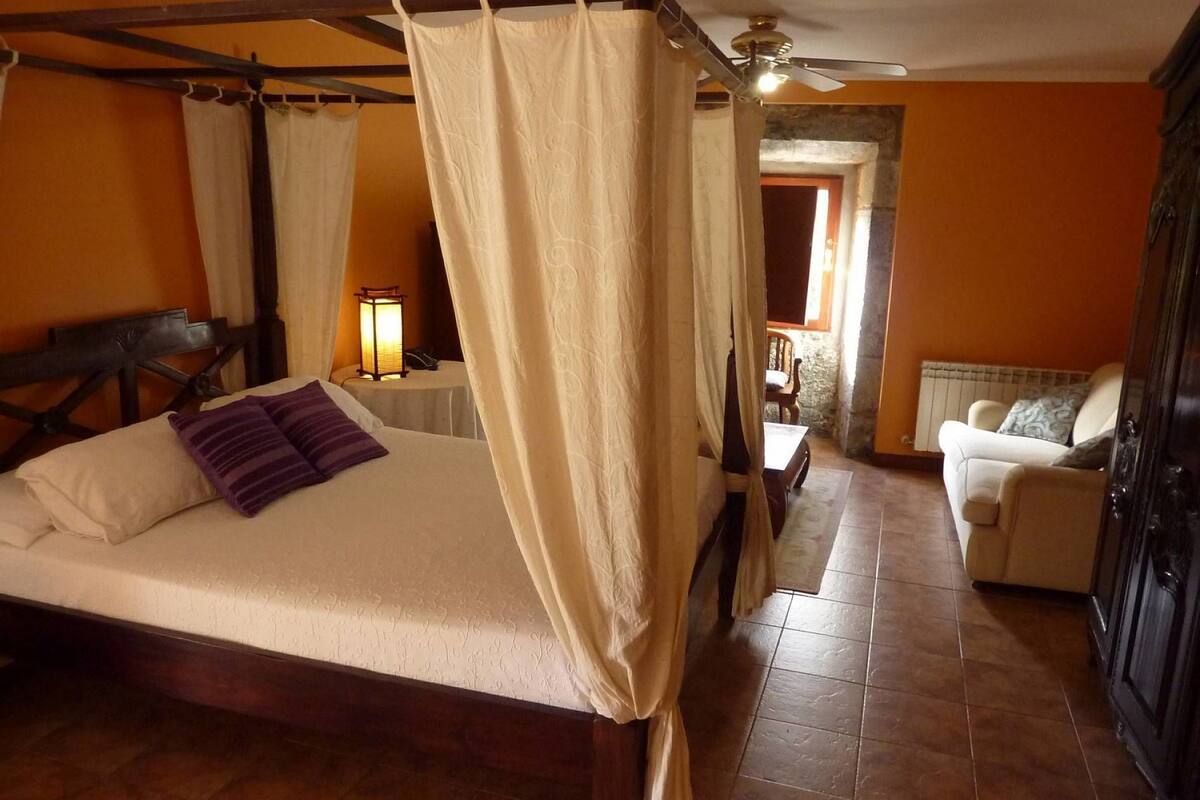 double room | blackout curtains, free cots/infant beds