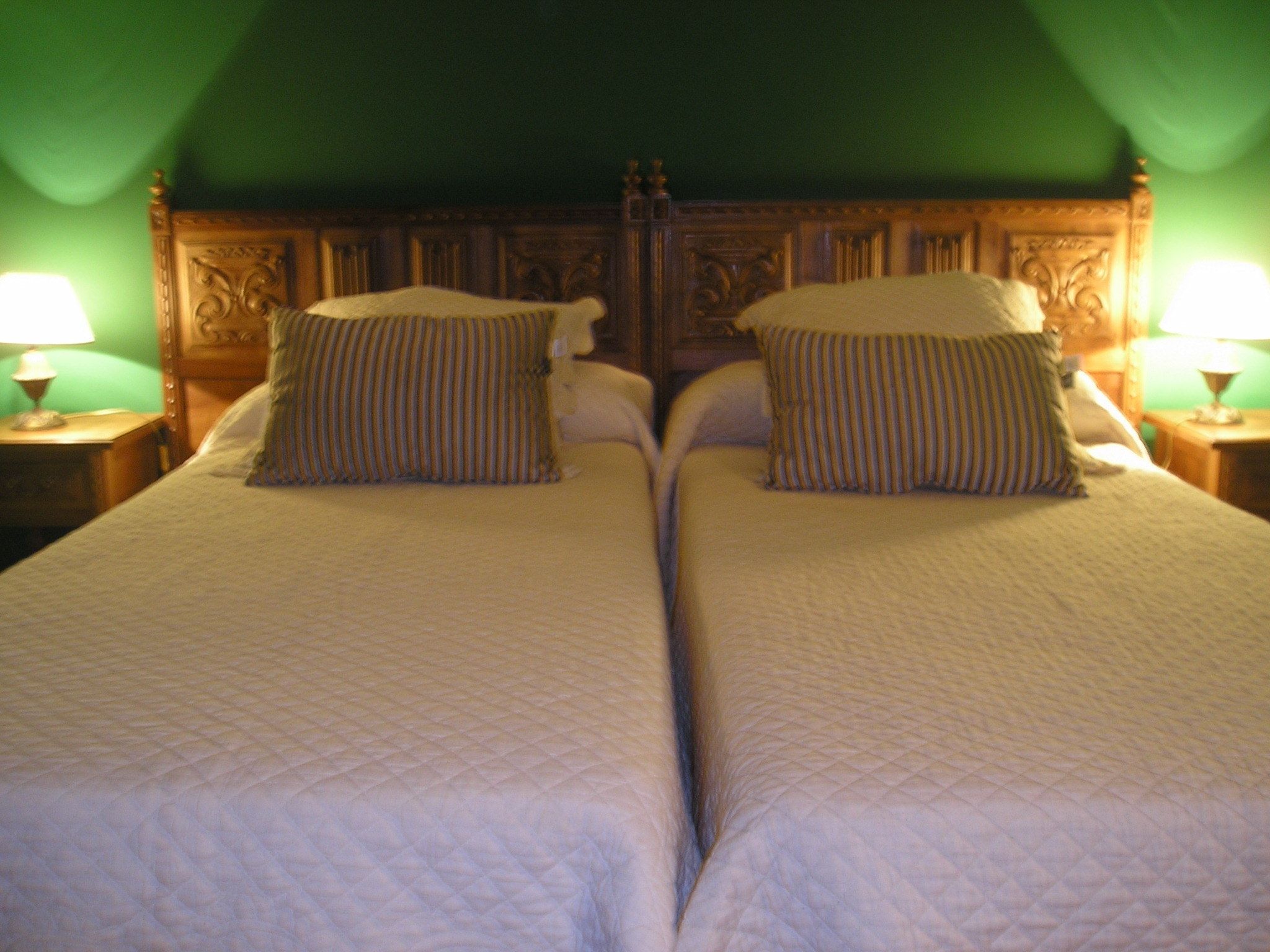 double room | blackout curtains, free cots/infant beds