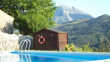 Seasonal outdoor pool