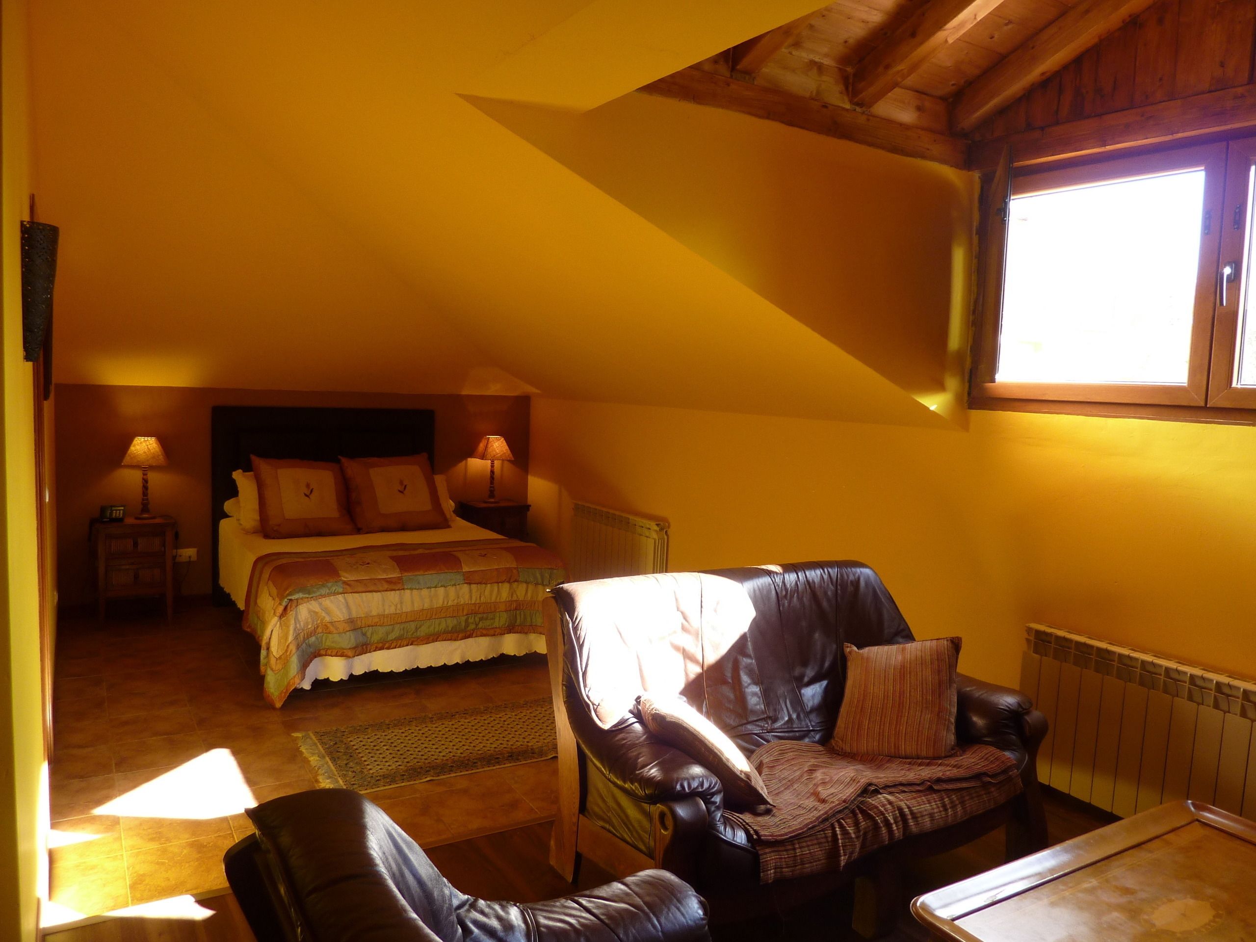 double room | bathroom | free toiletries, hair dryer