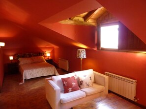 Blackout curtains, free cots/infant beds