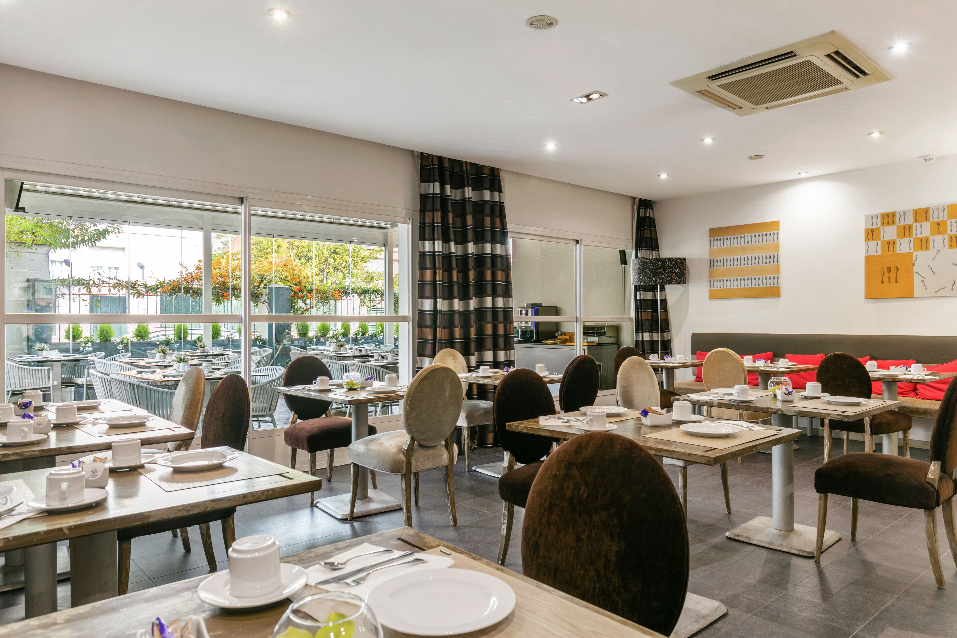 daily buffet breakfast (eur 10 per person)