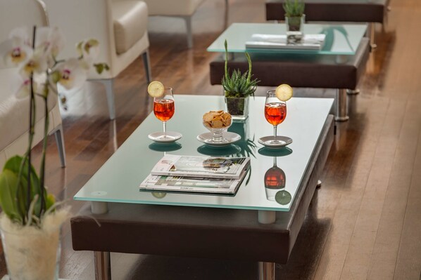 Standard Double Room, Ground Floor (Economy) | Lobby lounge