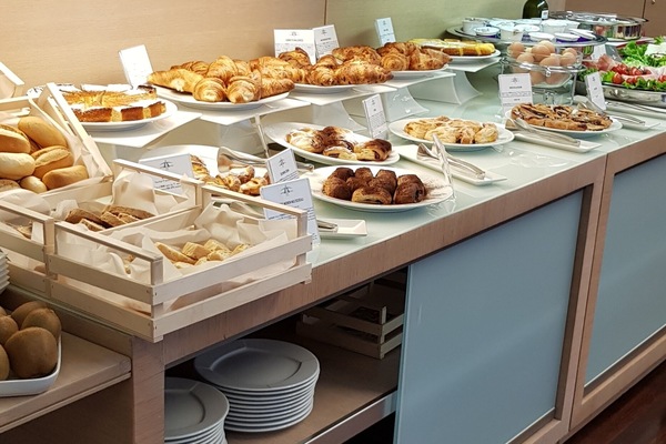 Desayuno buffet todos los días (con cargo)