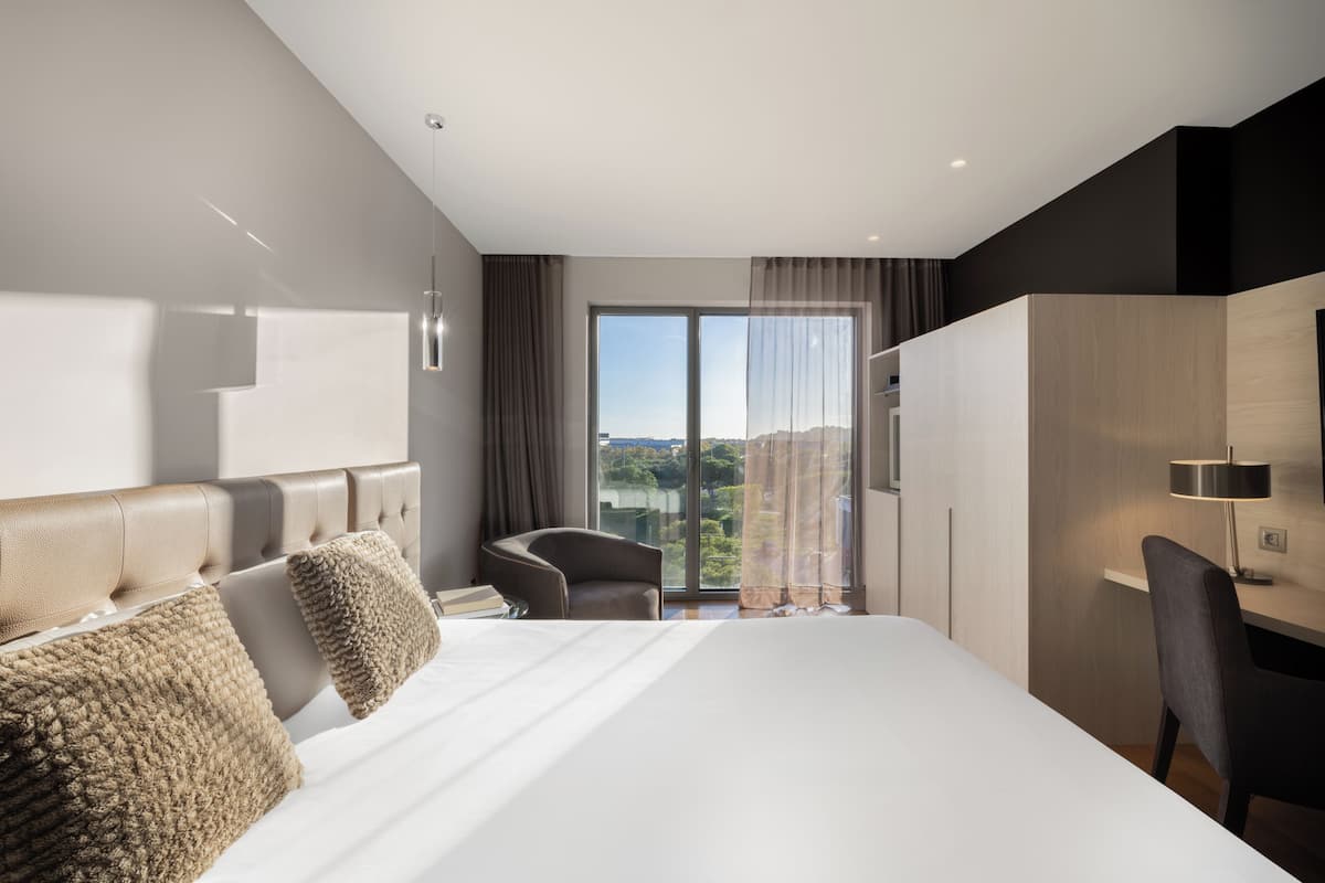 Minibar, in-room safe, desk, blackout drapes