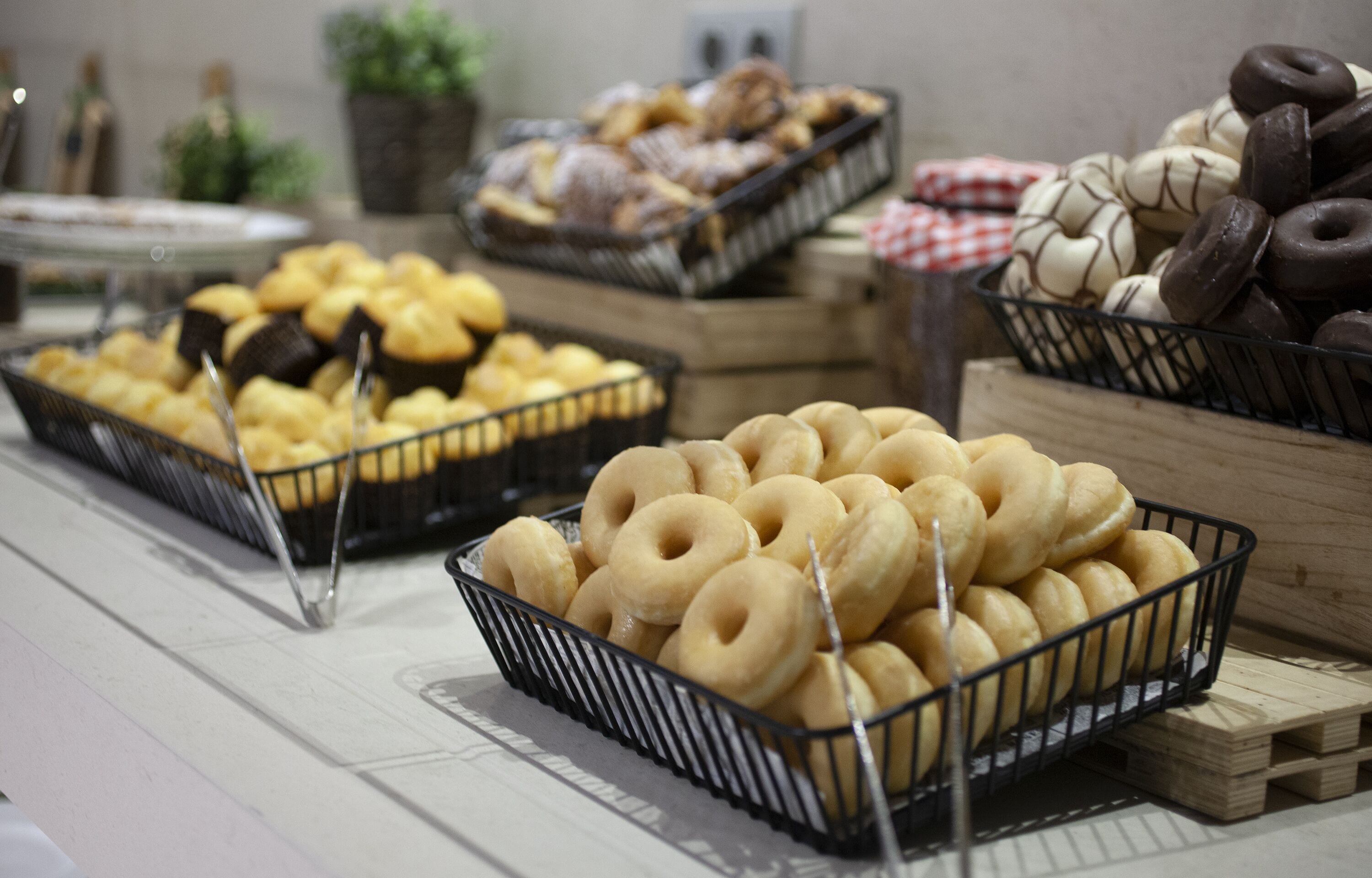 daily buffet breakfast (eur 16 per person)