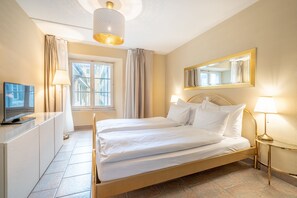 Minibar, caja fuerte, decoración individual y mobiliario individual