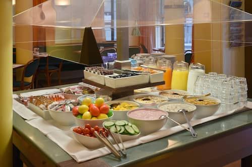 Tägliches Frühstücksbuffet gegen Gebühr