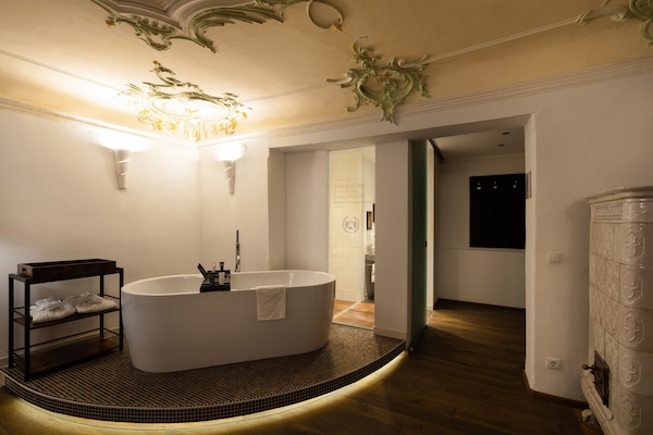 Junior Suite mit Whirlwanne | Whirlwanne