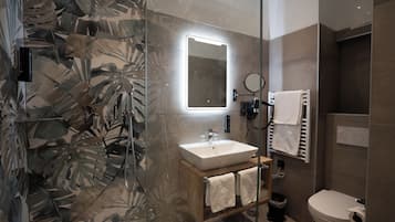 Small "Budget" Double Room | Bathroom | Free toiletries, hair dryer, towels, soap