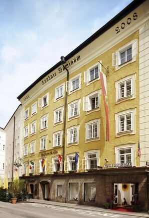 Front of property - Altstadthotel Kasererbräu (Salzburg)