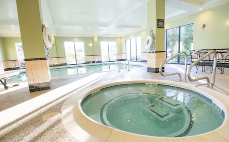 Indoor pool. Hampton Inn Brattleboro