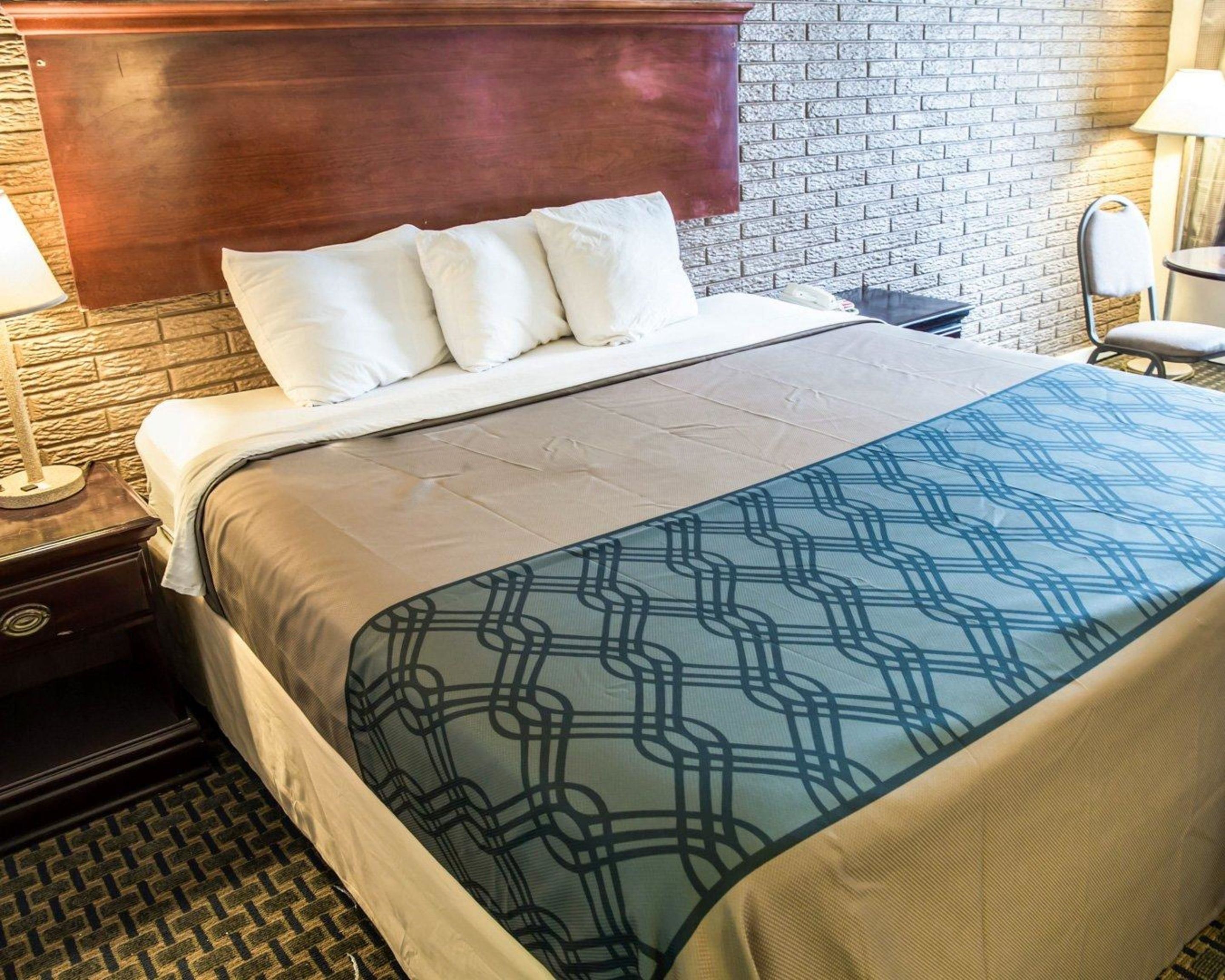 standard room, 1 king bed, non smoking | free wifi, bed sheets