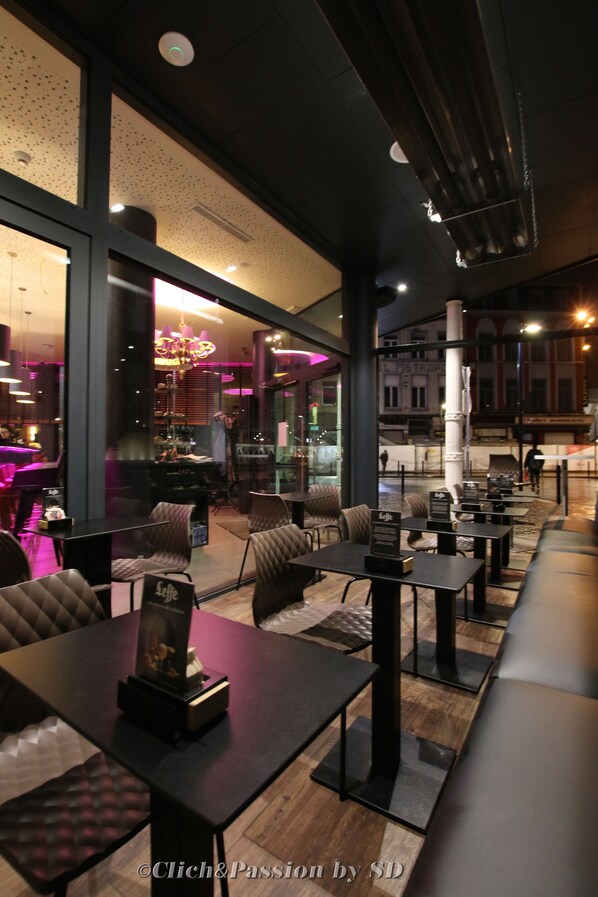 Bar (on property) - Hôtel de l'Univers Liège (Liege)