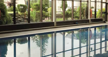 Macdonald Forest Hills Hotel & Spa