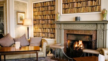 Coin salon dans le hall