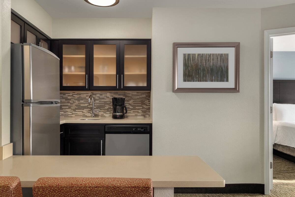 In-room safe, desk, iron/ironing board, free WiFi
