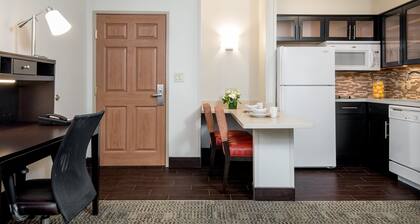 Staybridge Suites Chantilly - Dulles Airport by IHG