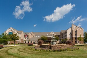 Exterior - Staybridge Suites Chantilly - Dulles Airport by IHG (Chantilly)