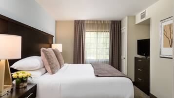 1 bedroom, in-room safe, desk, iron/ironing board