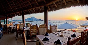 Breakfast, lunch, dinner served; pool views - Hotel Marina Puerto Dorado (Manzanillo)