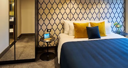 Bolton Hotel